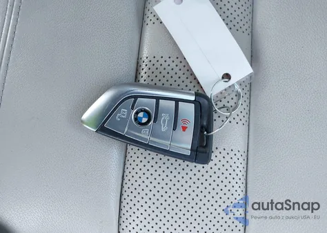 2021 BMW X6 xDrive40I z USA, uszkodzony, nr VIN 5UXCY6C07M9E34441